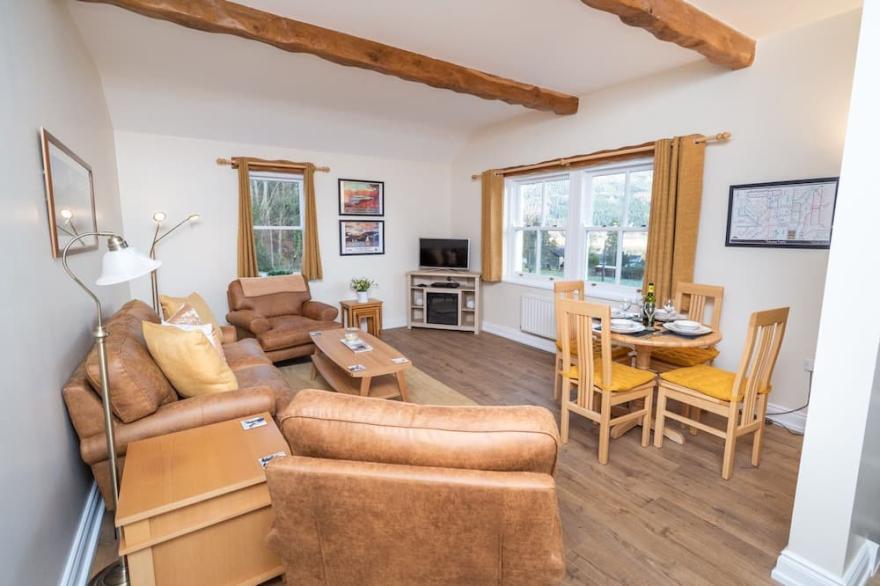 Lake View Cottage -  an apartment that sleeps 4 guests  in 2 bedrooms