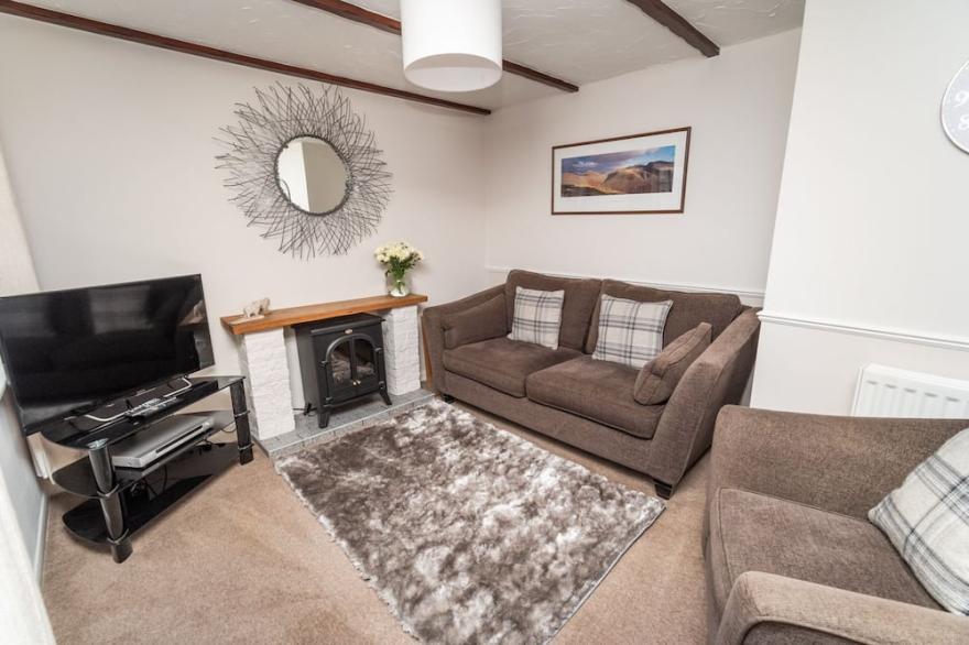 Daisy Cottage -  a cottage that sleeps 4 guests  in 2 bedrooms