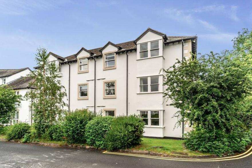 Coledale -  an apartment that sleeps 4 guests  in 2 bedrooms