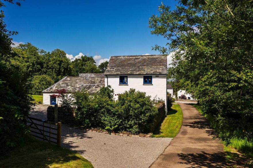 Luxury Eco-heated Country House, Walled Garden, Games Barn/Gym & Hot Tub
