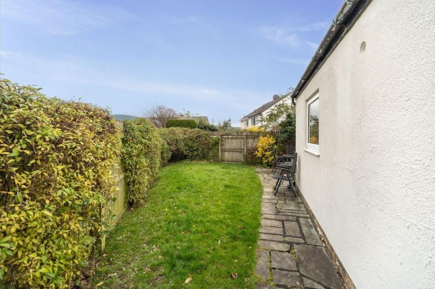 Appletree -  a house that sleeps 6 guests  in 3 bedrooms