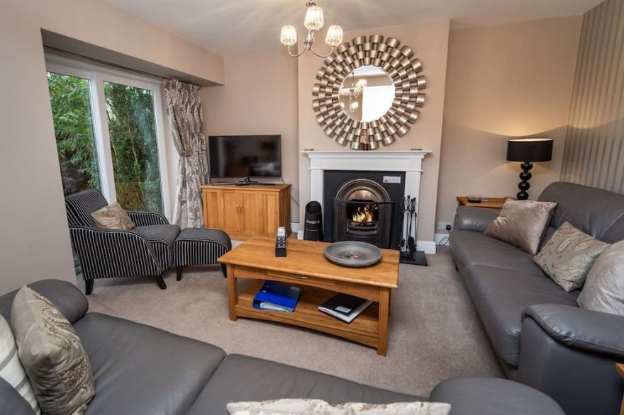 Appletree -  a house that sleeps 6 guests  in 3 bedrooms