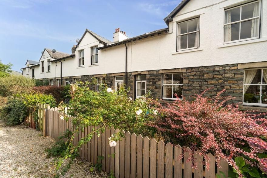 Birchgate -  a cottage that sleeps 4 guests  in 2 bedrooms