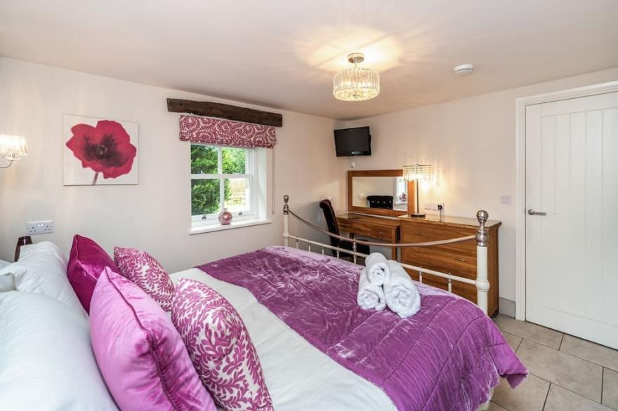 Bridge Mews -  a mew that sleeps 2 guests  in 1 bedroom