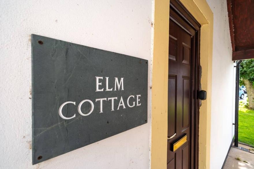 Elm Cottage -  a cottage that sleeps 4 guests  in 2 bedrooms