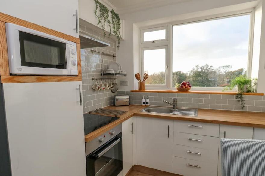 WINTERSLOW, pet friendly, character holiday cottage in Weymouth