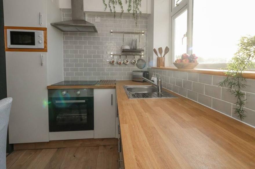 WINTERSLOW, pet friendly, character holiday cottage in Weymouth