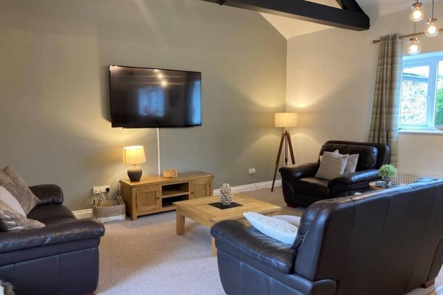 Cragside Cottage -  a cottage that sleeps 7 guests  in 4 bedrooms