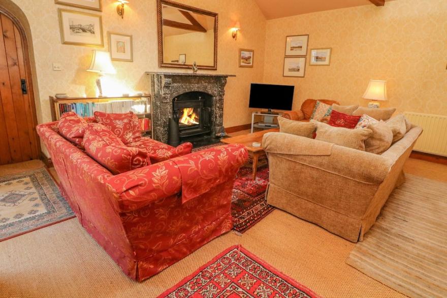 EASBY COTTAGE, pet friendly, character holiday cottage in Richmond