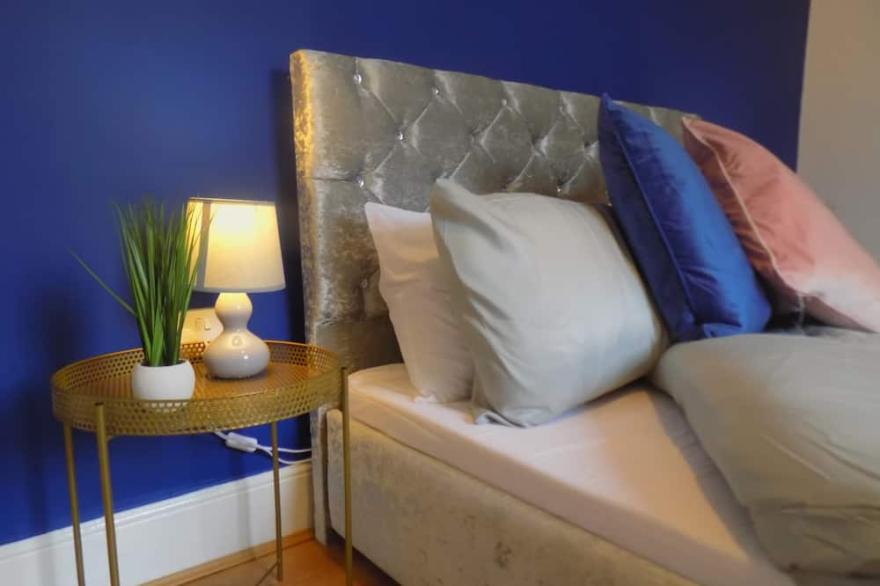 The Railway House - Large Cardiff Home by Sotero Lettings & Management