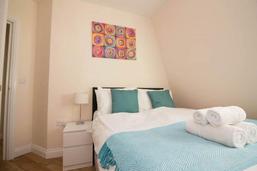 StayZo Serviced Accommodation 16 Premier Lodge