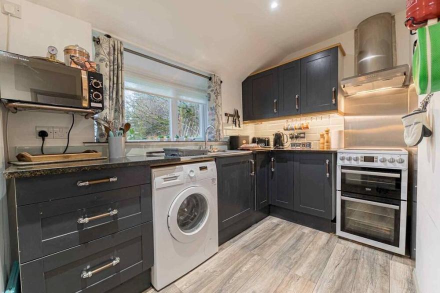 Pass the Keys | Little two bed two bath amazing views parking