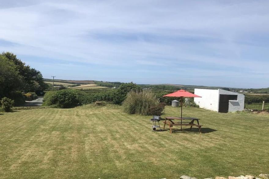Oakdene is a spacious bungalow surrounded by countryside and a short drive to Bude