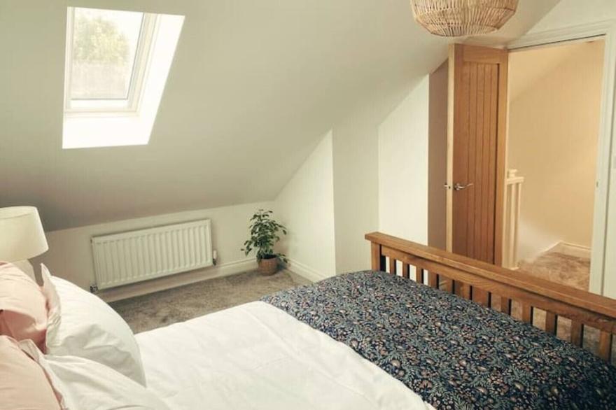 Beautiful spacious cottage in market town