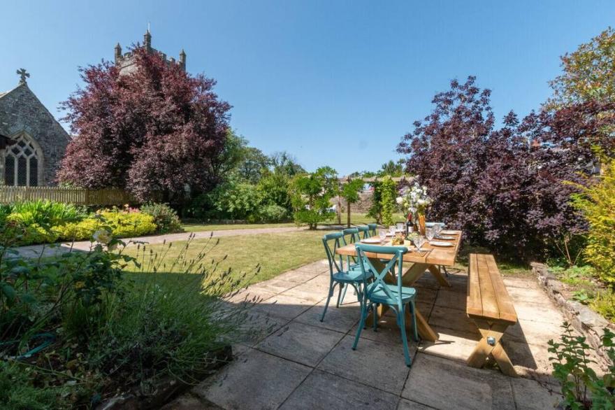Barton Farm - Four Bedroom House, Sleeps 8
