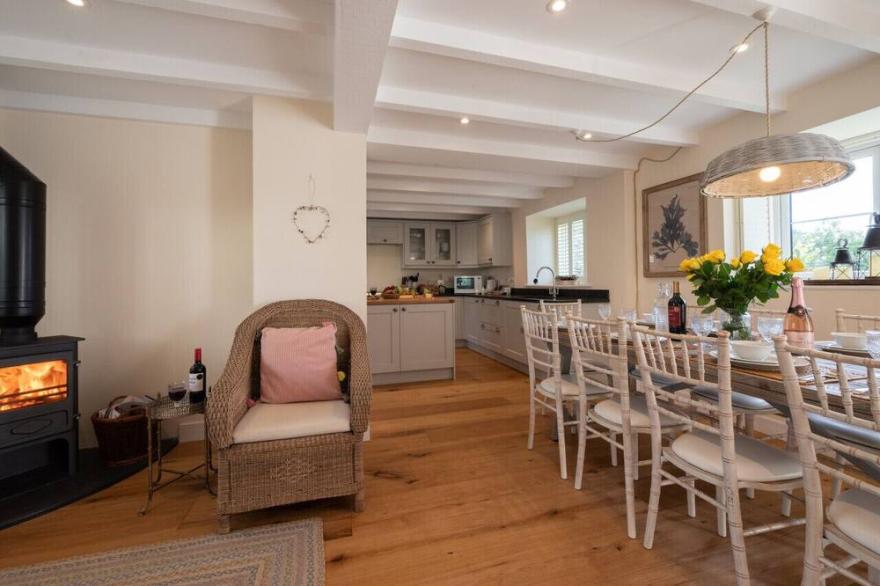 Barton Farm - Four Bedroom House, Sleeps 8
