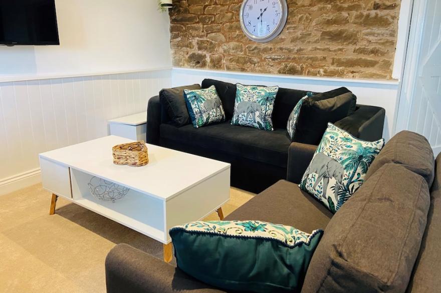 Stylish, Rural Apartment With Amazing Views