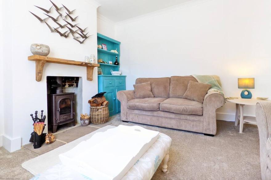 Seashell Cottage - Worthing - sleeps 4 guests  in 2 bedrooms