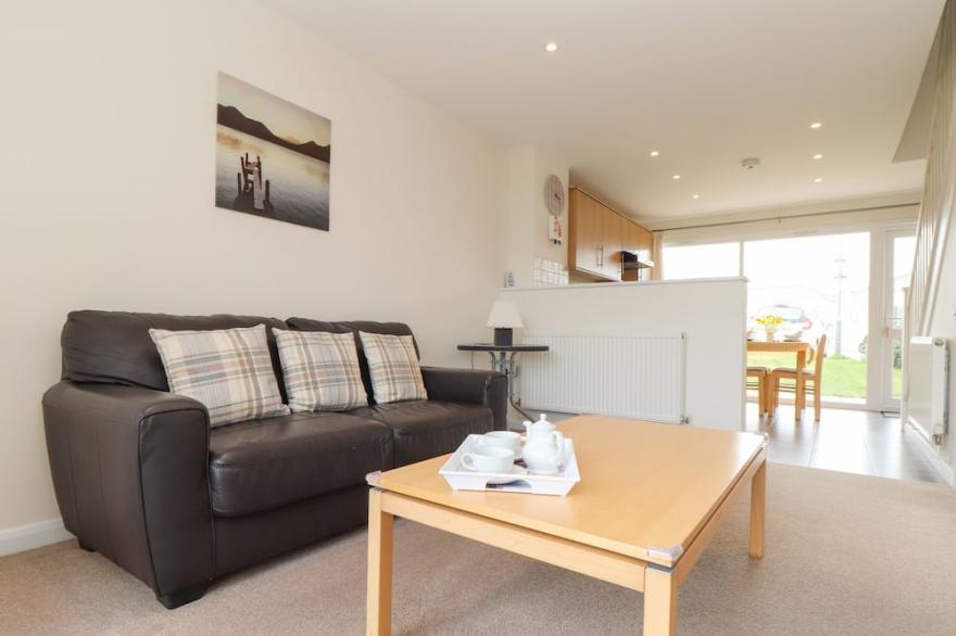 24 ATLANTIC REACH, family friendly, with a garden in St Columb Road