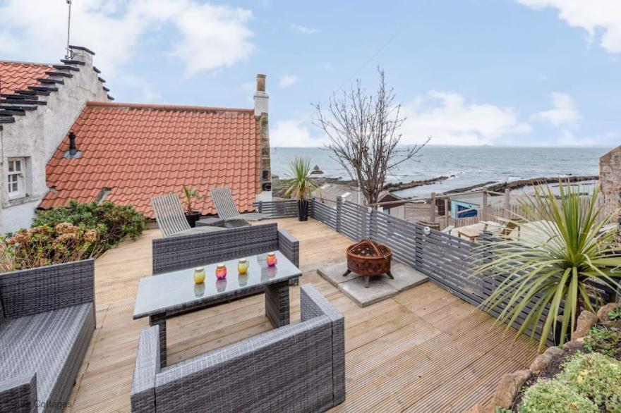 Fabulous three-storey townhouse with stunning outside space and amazing views
