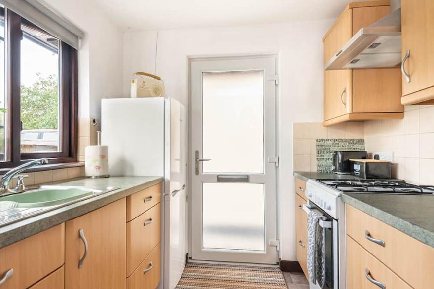 Giggles is a comfy, sleeps 2 annexe in a quiet part of Wadebridge town