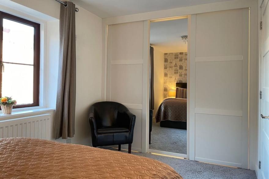 One bedroom balcony apartment with allocated parking close to Gunwharf Quays