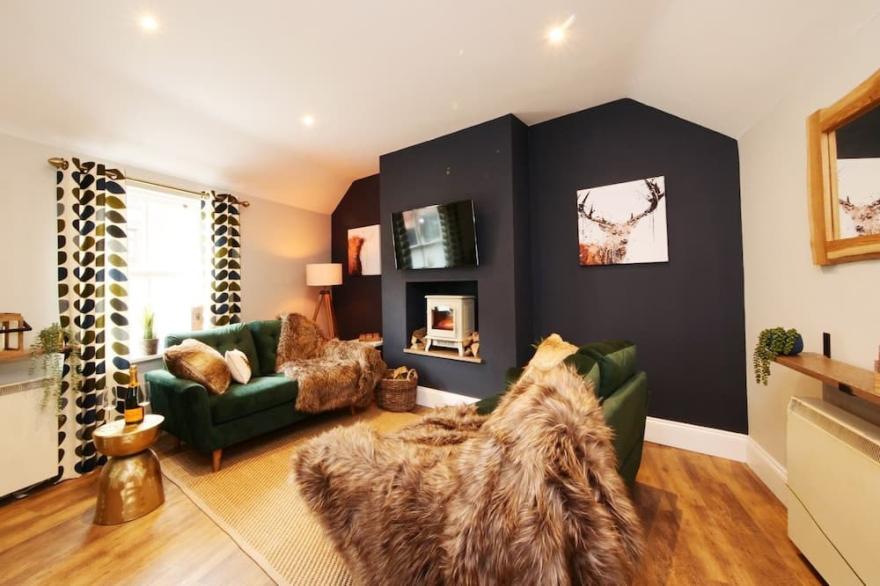 The Holgate Snug - sleeps 4 guests  in 2 bedrooms