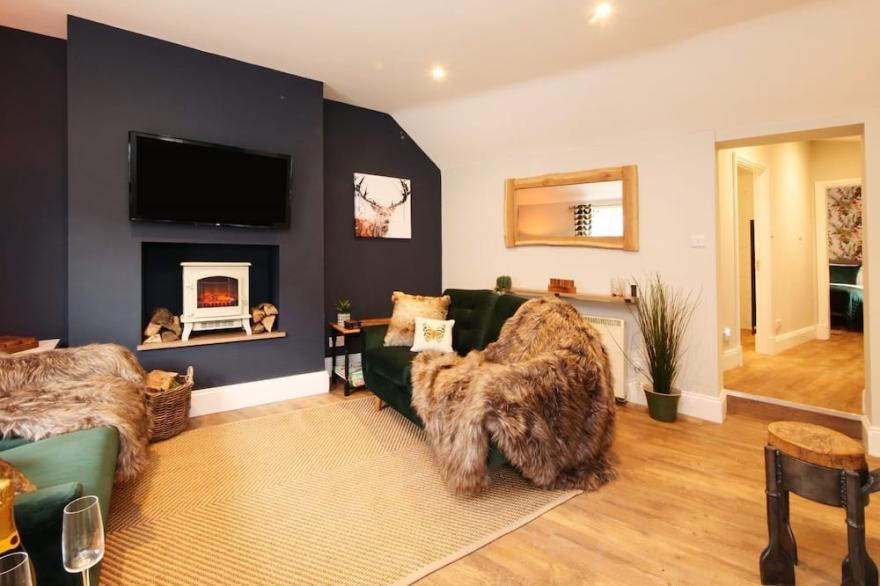 The Holgate Snug - sleeps 4 guests  in 2 bedrooms