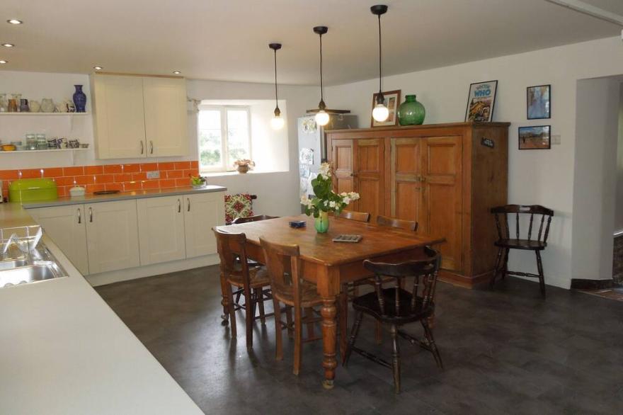 Spacious 600 Year Old Farmhouse, On The Rugged North Cornwall Coast