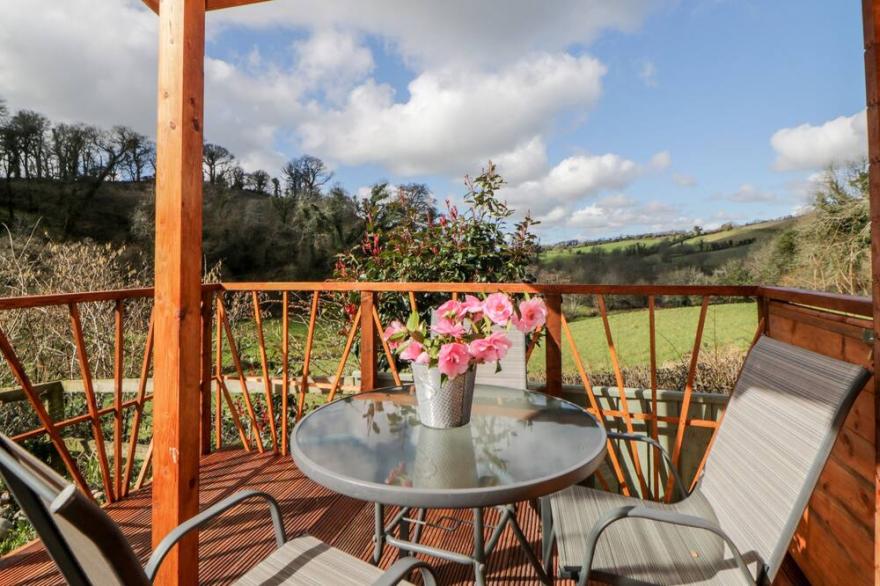 BEARSCOMBE VIEW, pet friendly, with a garden in Modbury