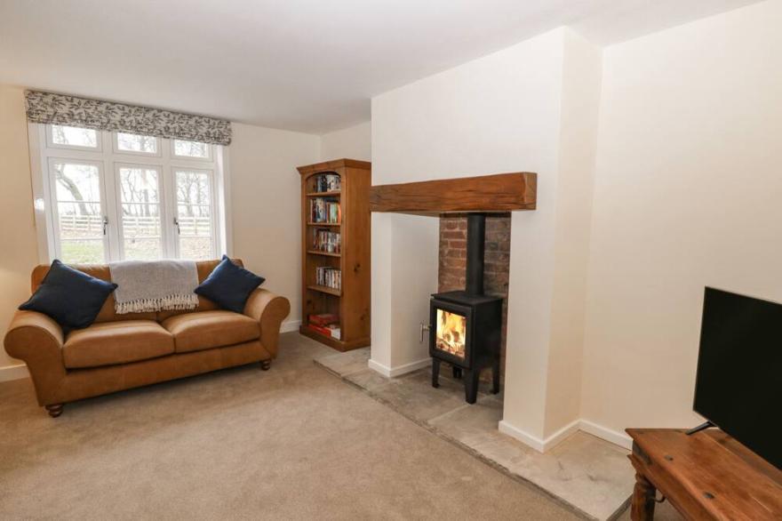 THE GROOM’S COTTAGE, character holiday cottage in Market Weighton