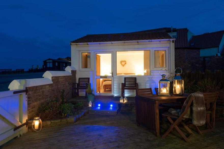 EAST ROW LODGE, family friendly, with open fire in Whitby