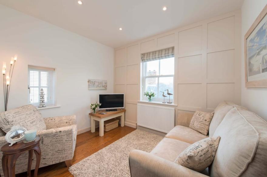 GAVEL COTTAGE in Whitby