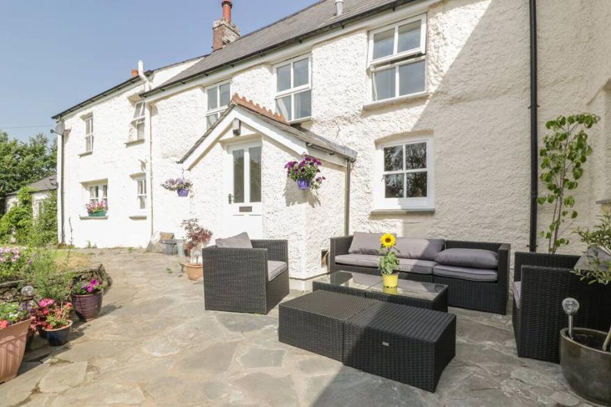 POLSTEIN, pet friendly, character holiday cottage in Threemilestone