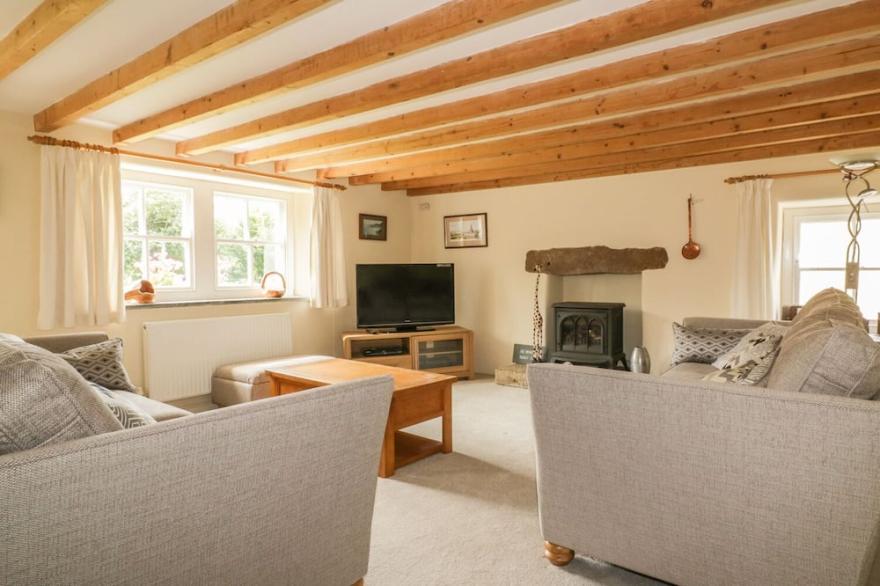 POLSTEIN, pet friendly, character holiday cottage in Threemilestone