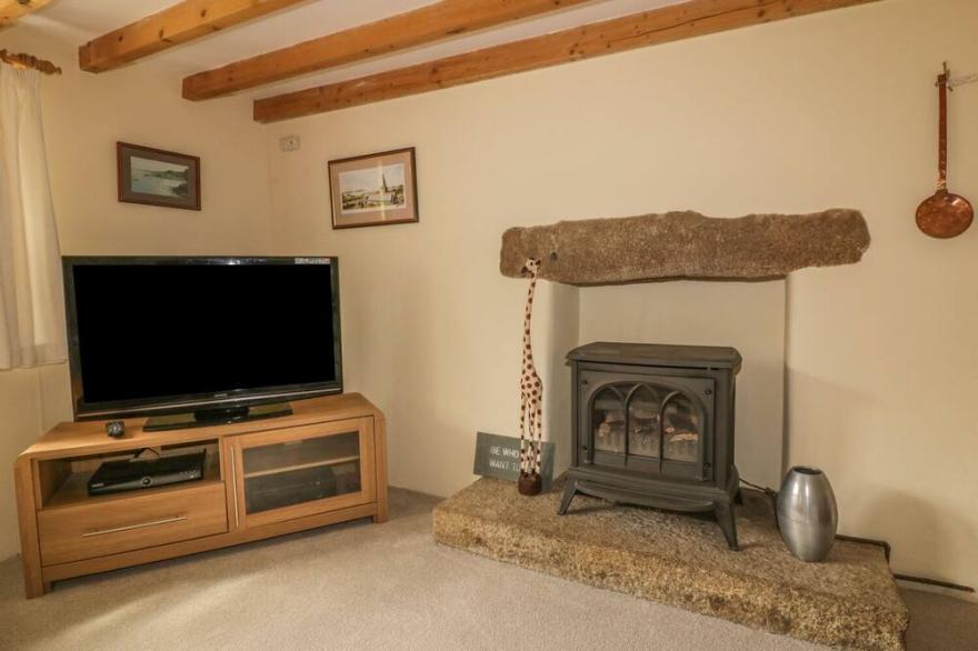 POLSTEIN, pet friendly, character holiday cottage in Threemilestone