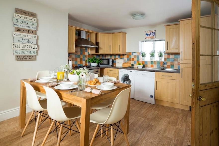 FORESTERS HOUSE, pet friendly in Whitby