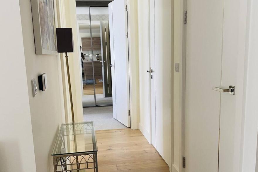 Riverview sky apartment 15mins to london city airport