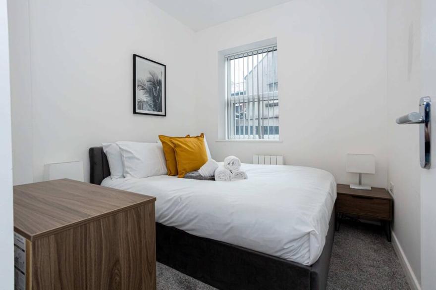 Modern 1BR Bolton Apartment in Central Location