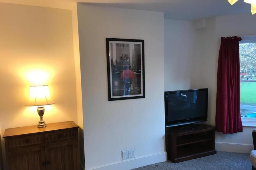 A spacious two bedroom flat close to Worthing town, beach and train station