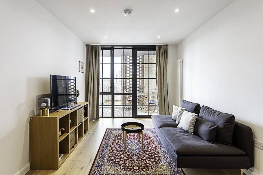 Spacious Modern Hackney Flat