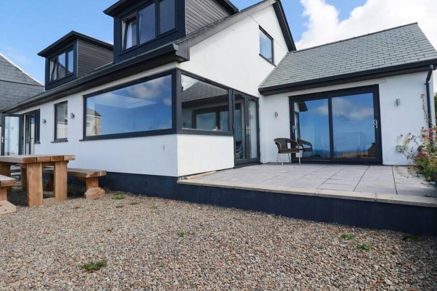 CAMELOT, family friendly, character holiday cottage in Tintagel