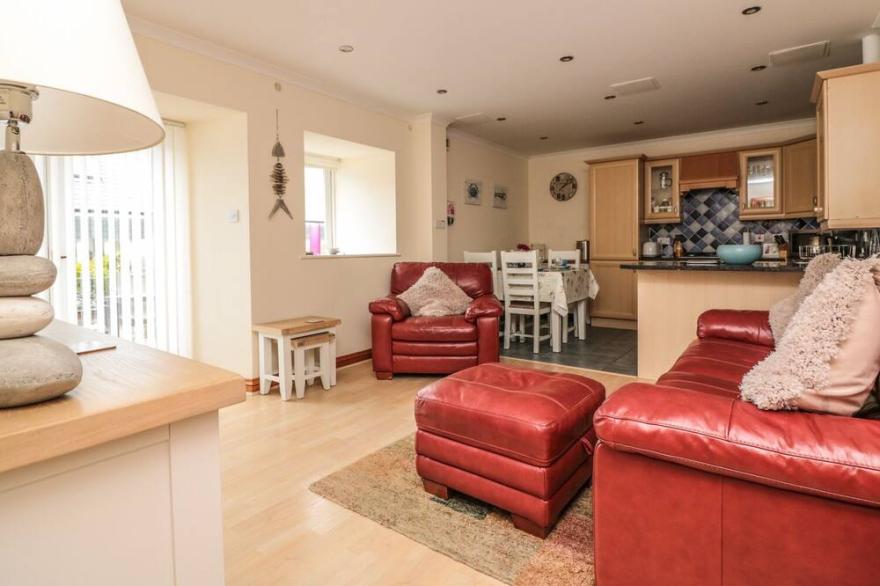 SORREL COTTAGE, pet friendly, with a garden in Padstow