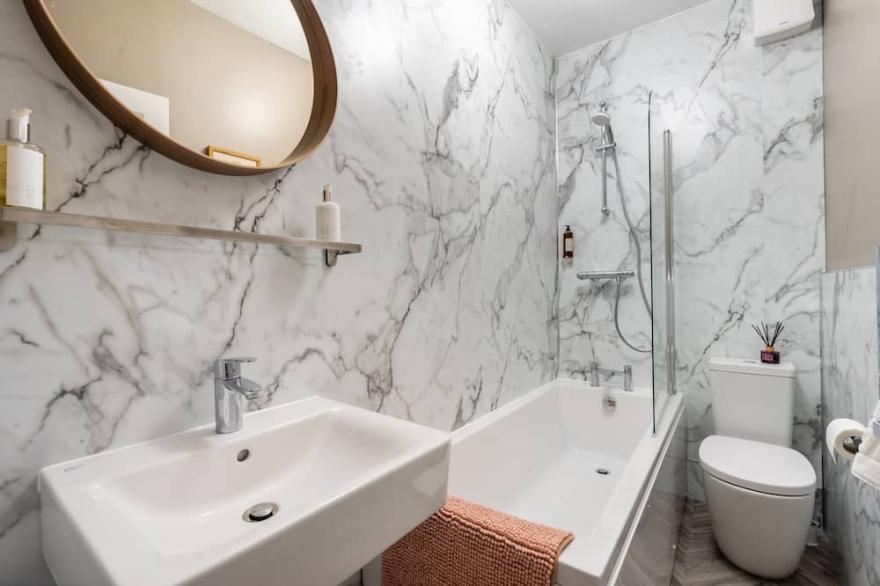 18 Dove Street -  a family break that sleeps 7 guests  in 4 bedrooms