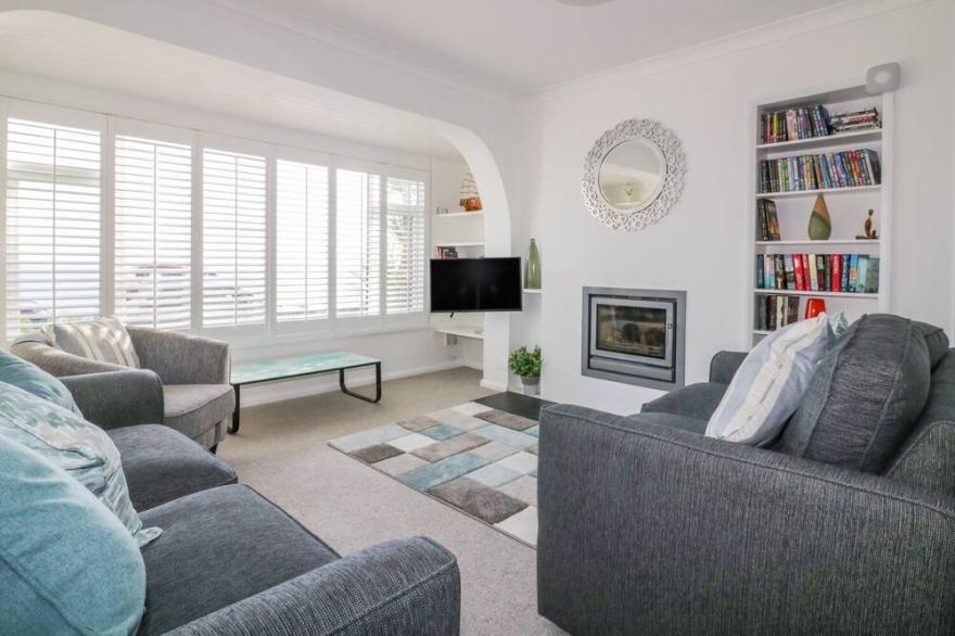 BAYVIEW, family friendly, country holiday cottage in Mevagissey