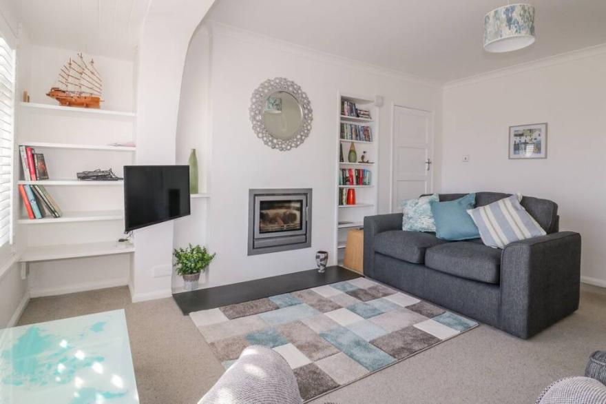 BAYVIEW, family friendly, country holiday cottage in Mevagissey