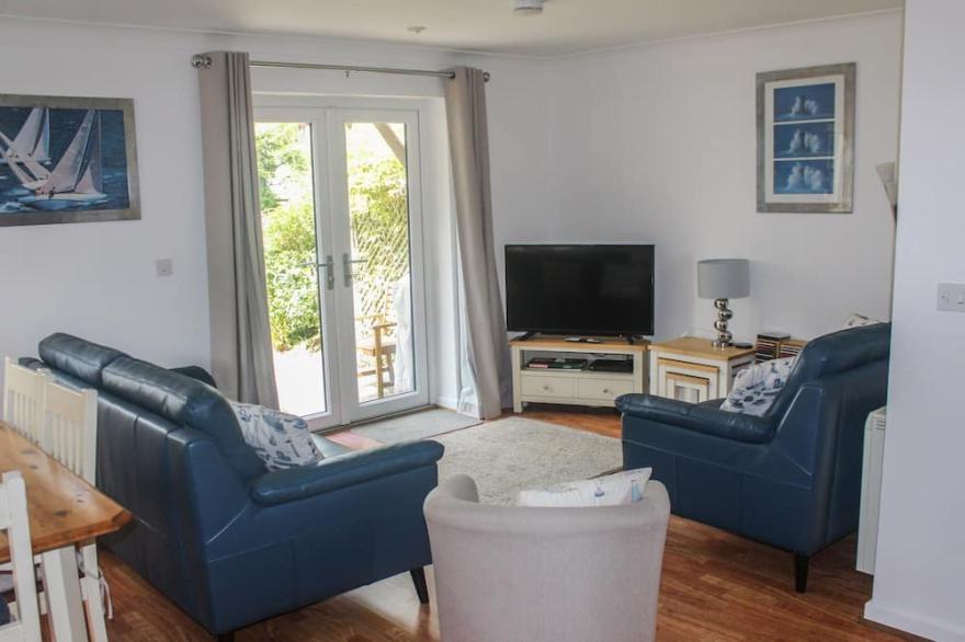ROBINSWOOD, pet friendly, with a garden in Falmouth