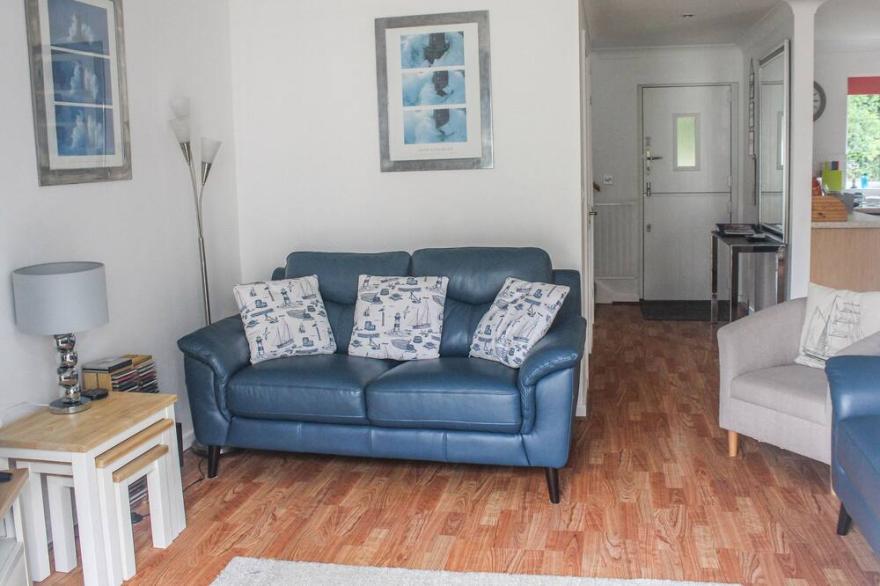 ROBINSWOOD, pet friendly, with a garden in Falmouth