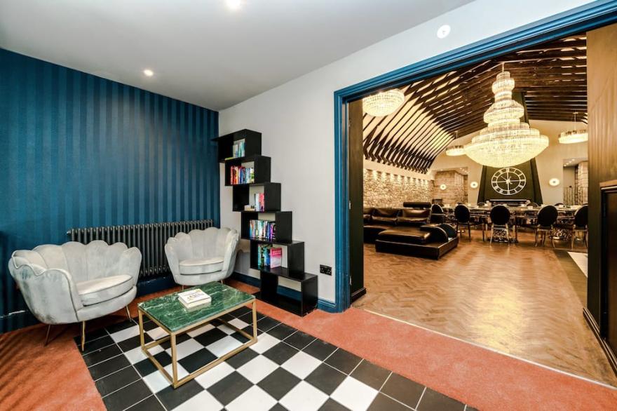 6 Star Lux Large Manor House. Full Spa. bar. Sauna, Games room, Lake District.