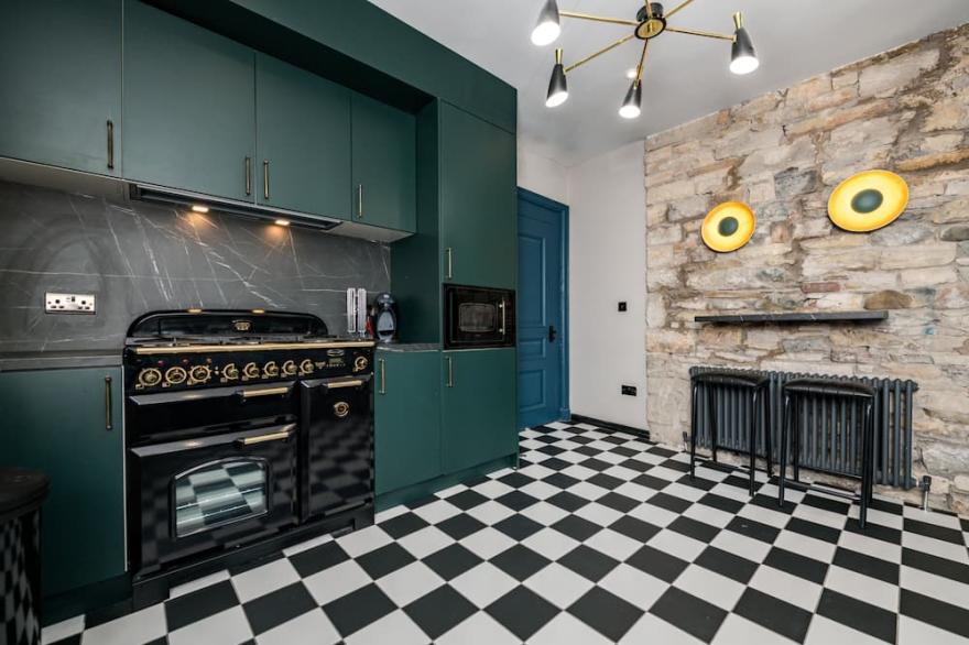 6 Star Lux Large Manor House. Full Spa. bar. Sauna, Games room, Lake District.